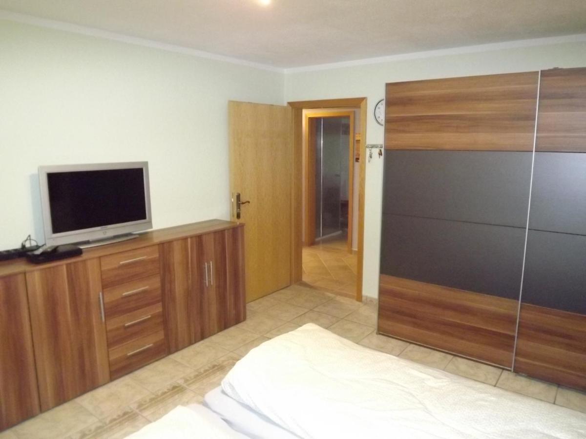 Grosszuegige Ferienwohnung Am Waldesrand Im Seenland Lauta Exterior photo