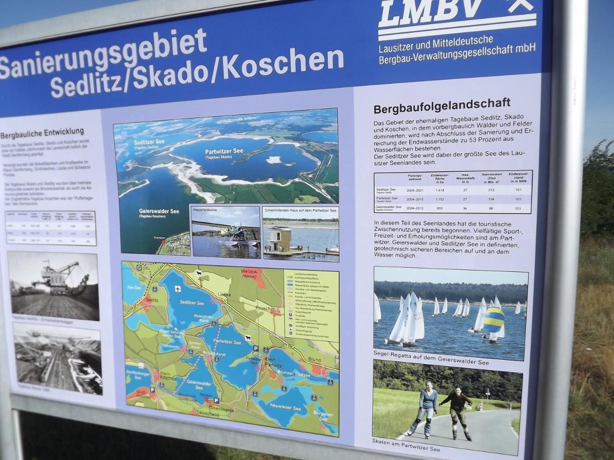 Grosszuegige Ferienwohnung Am Waldesrand Im Seenland Lauta Exterior photo