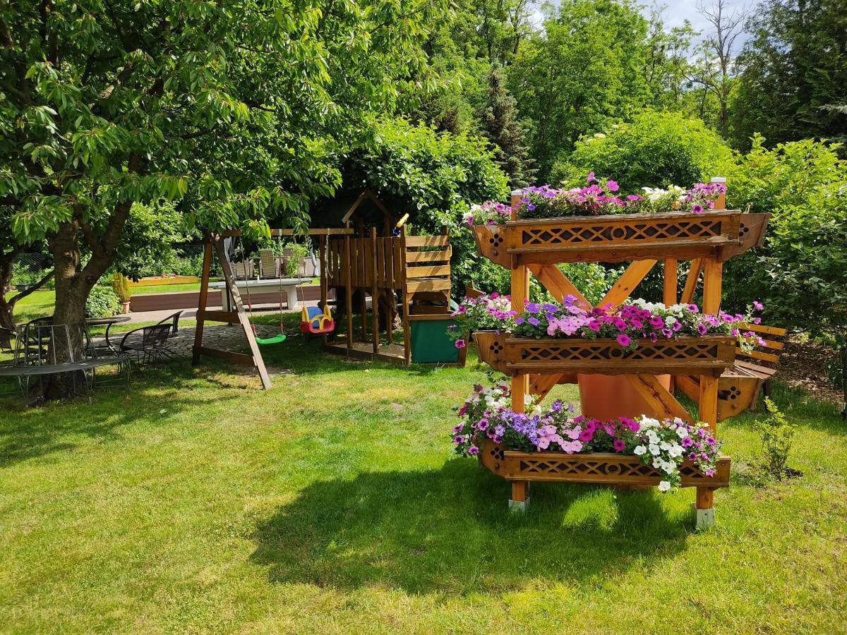 Grosszuegige Ferienwohnung Am Waldesrand Im Seenland Lauta Exterior photo